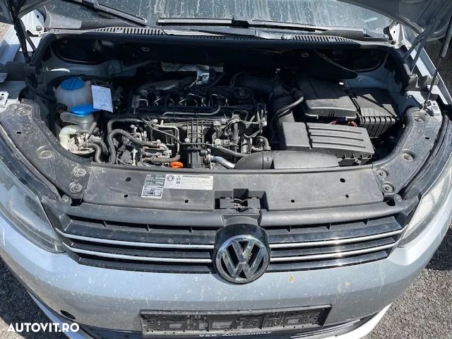 Dezmembrez Volkswagen Touran 2 an 2011 motor 1.6 tdi CAYC - 2