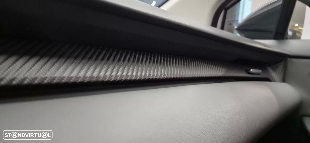 MG MG4 64 kWh Luxury - 33