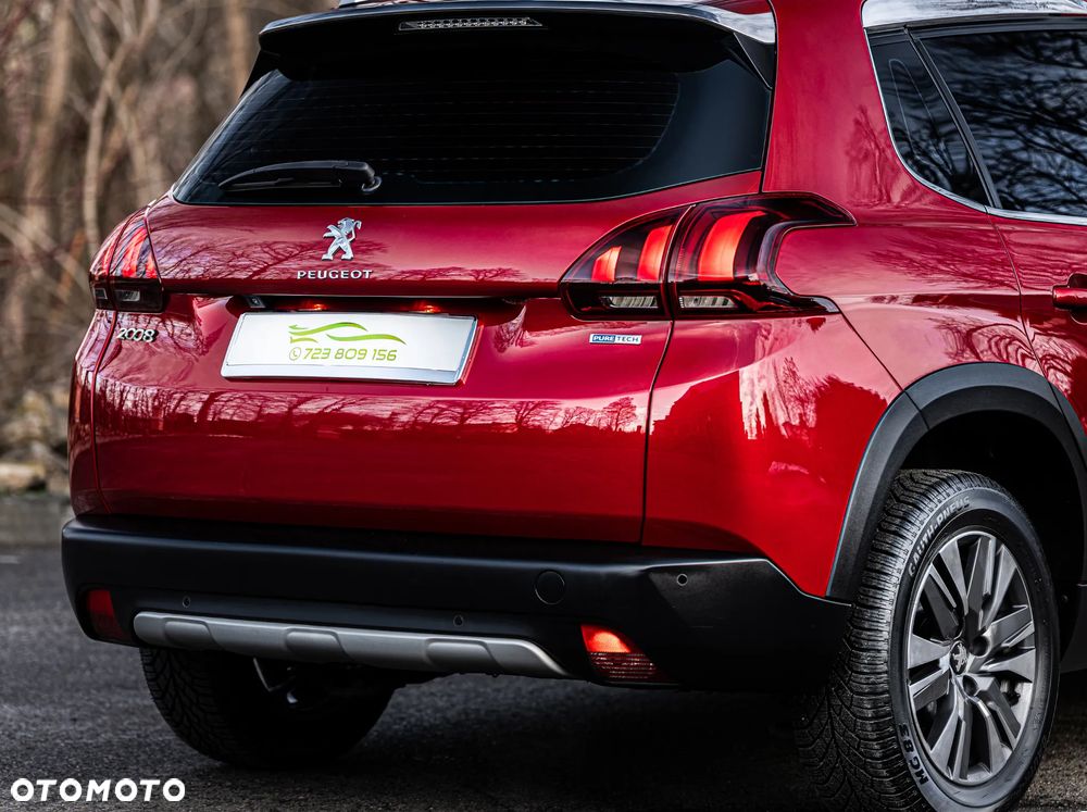 Peugeot 2008 1.2 Pure Tech Allure S&S - 24