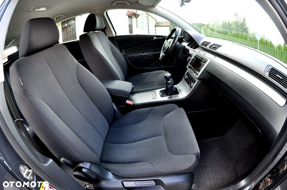 Volkswagen Passat 2.0 TDI Comfortline - 8