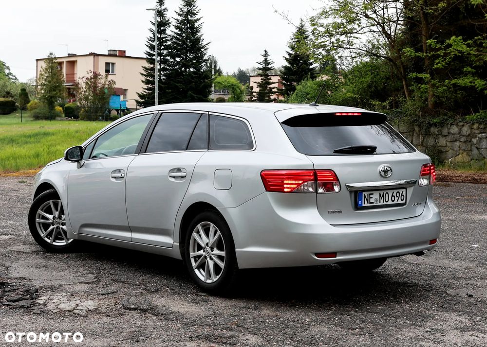 Toyota Avensis 2.2 D-4D Comfort - 15