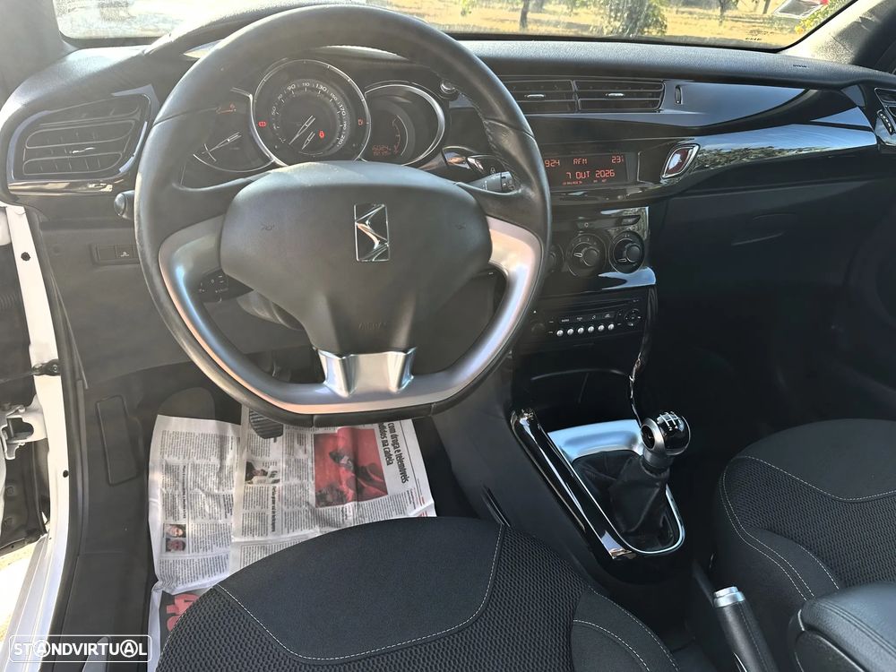 Citroën DS3 1.6 e-HDi So Chic - 19