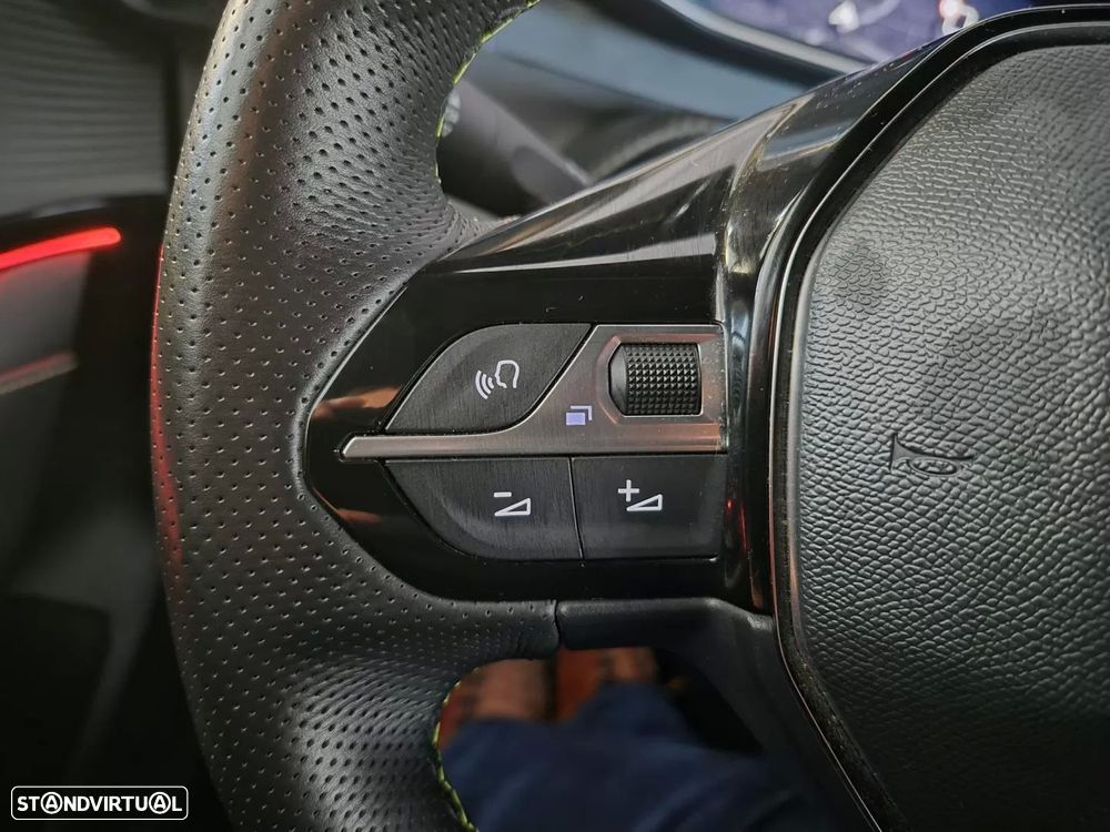 Peugeot e-208 50 kWh GT - 33