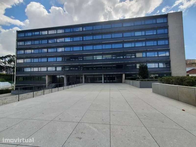 Apartamento T4, situado em condomínio fechado em Mafamude SD/04361PG - Grande imagem: 2/22