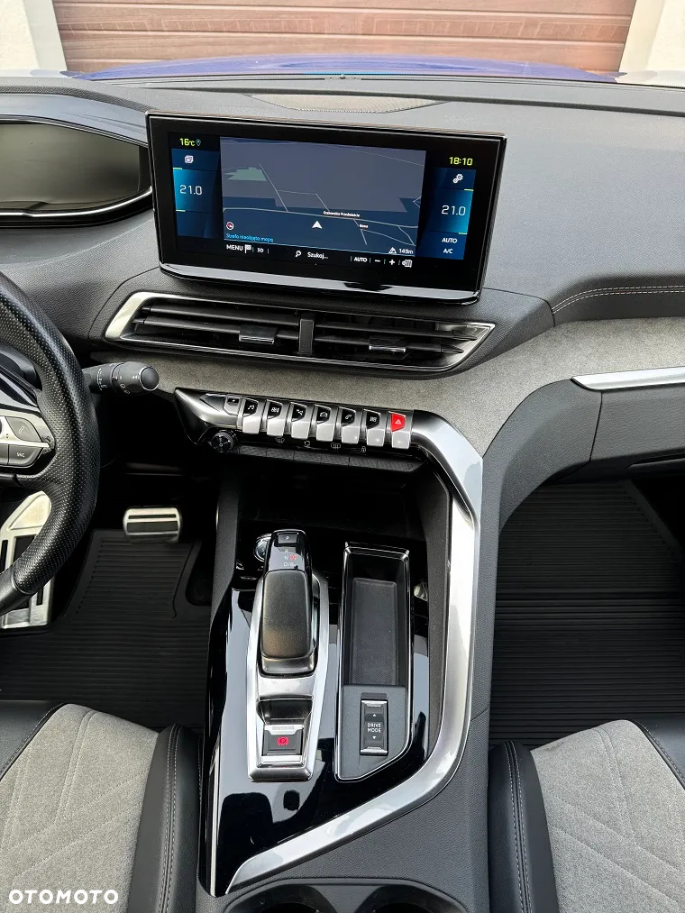 Peugeot 3008 Plug-In Hybrid 225 e-EAT8 GT - 19
