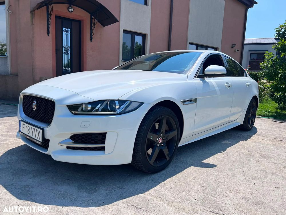 Jaguar XE 2.0 AWD R-Sport - 4