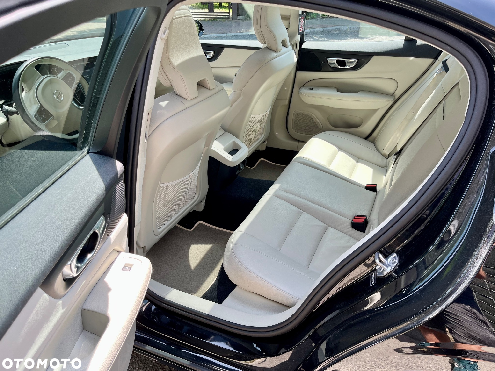 Volvo S60 T5 Momentum Pro - 8