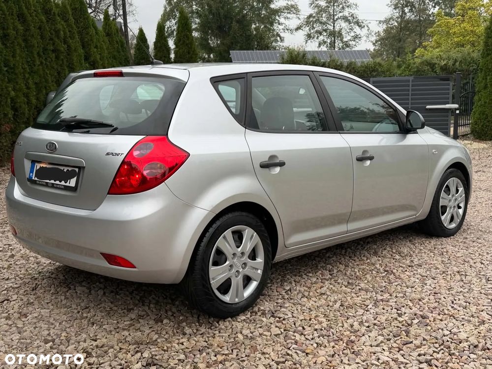 Kia Ceed 2007 photo 4