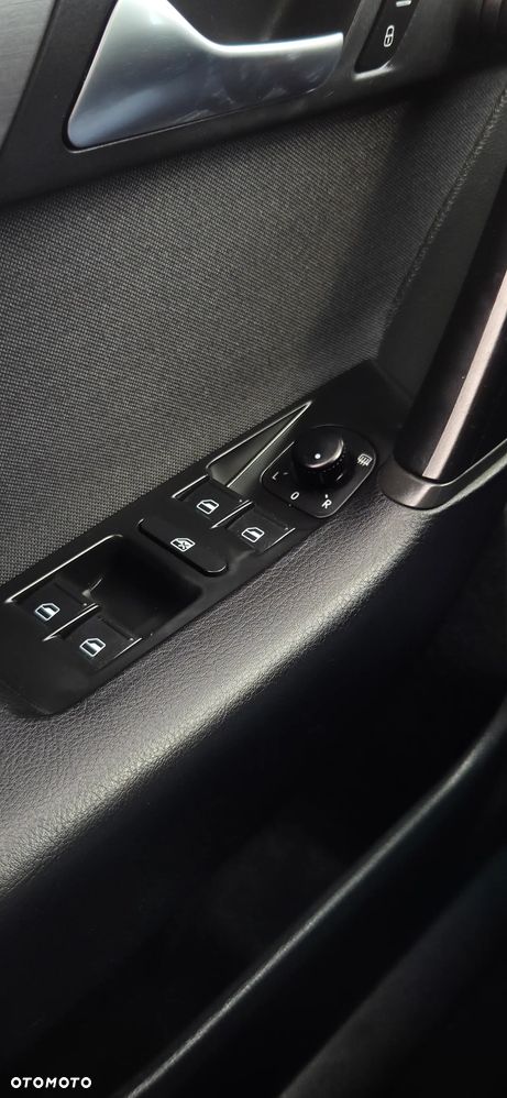 Volkswagen Passat Variant 2.0 TDI DSG BlueMotion Technology Highline - 27