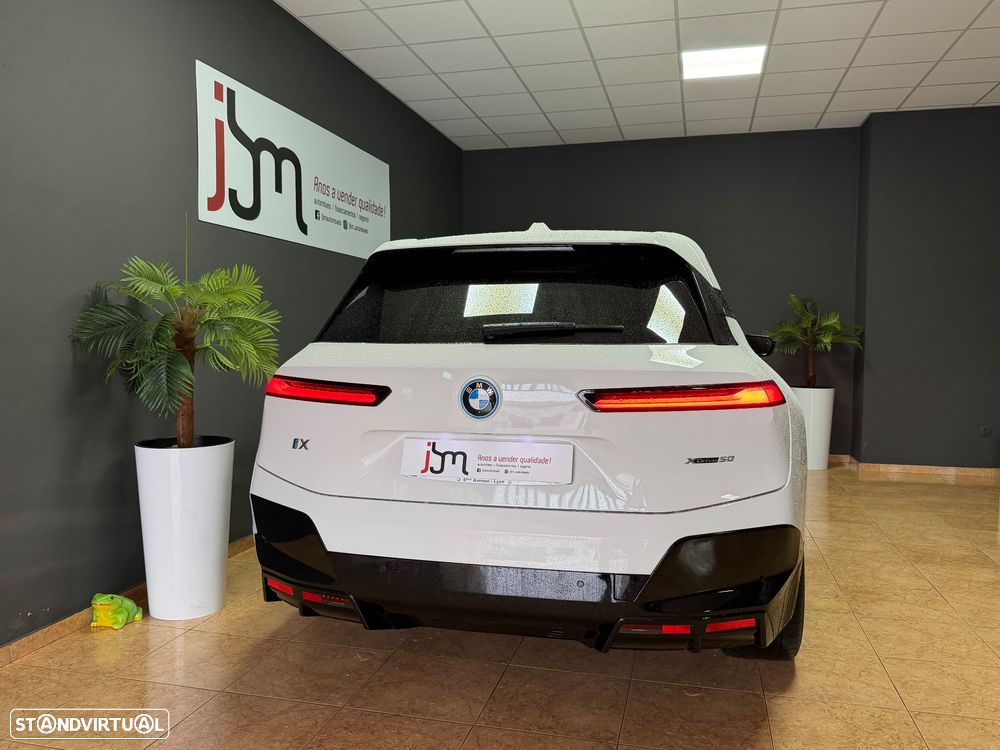 BMW iX xDrive50 - 7