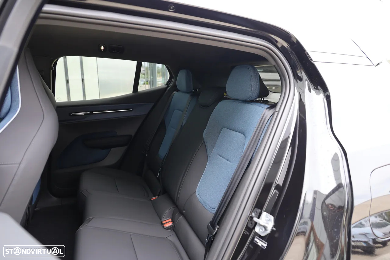 Volvo EX30 69 kWh Single Motor Extended Range Plus - 9