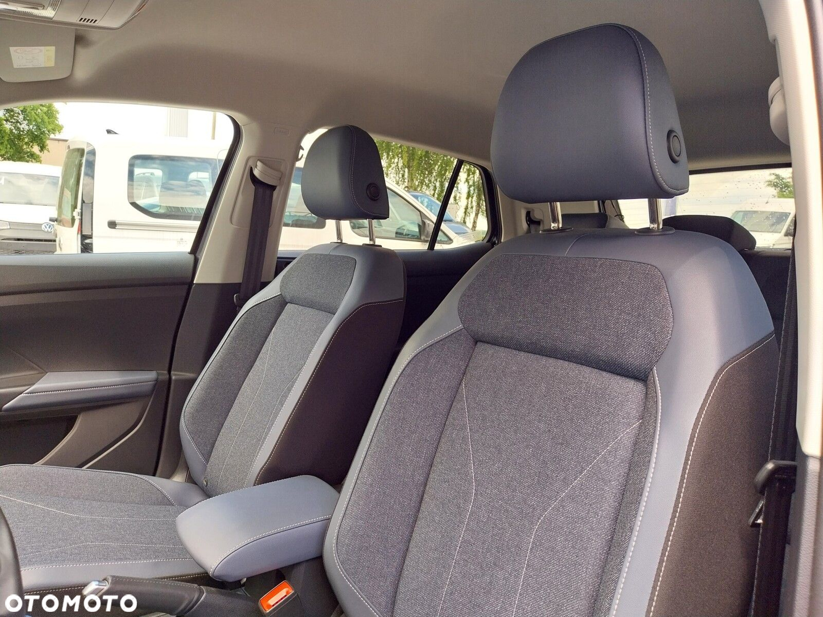Volkswagen T-Cross - 12
