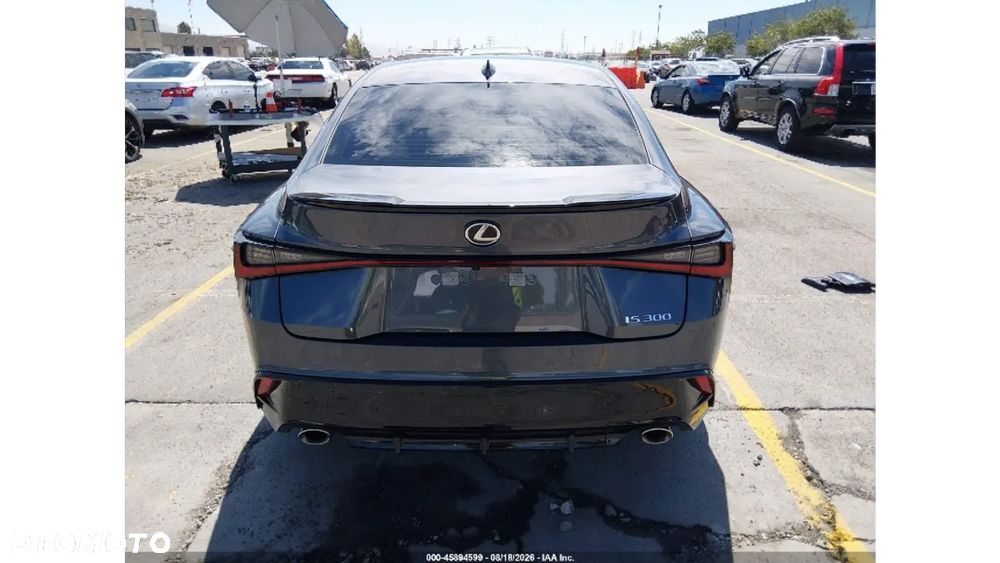 Lexus IS - 8