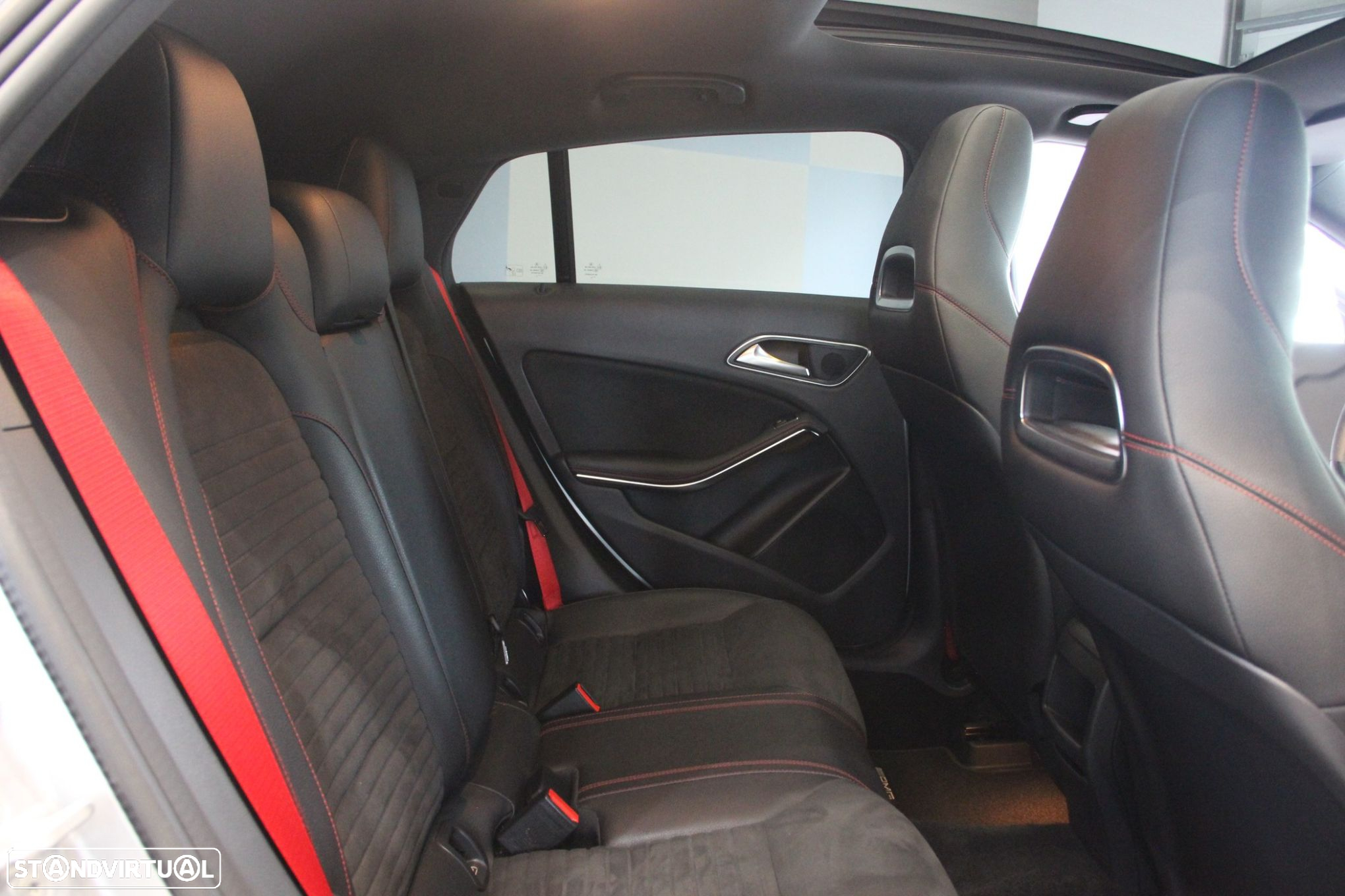 Mercedes-Benz CLA 45 AMG Shooting Brake 4-Matic - 16