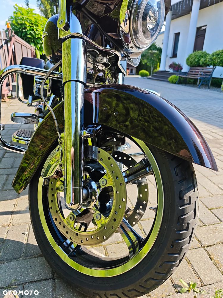 Harley-Davidson Touring Street Glide - 13