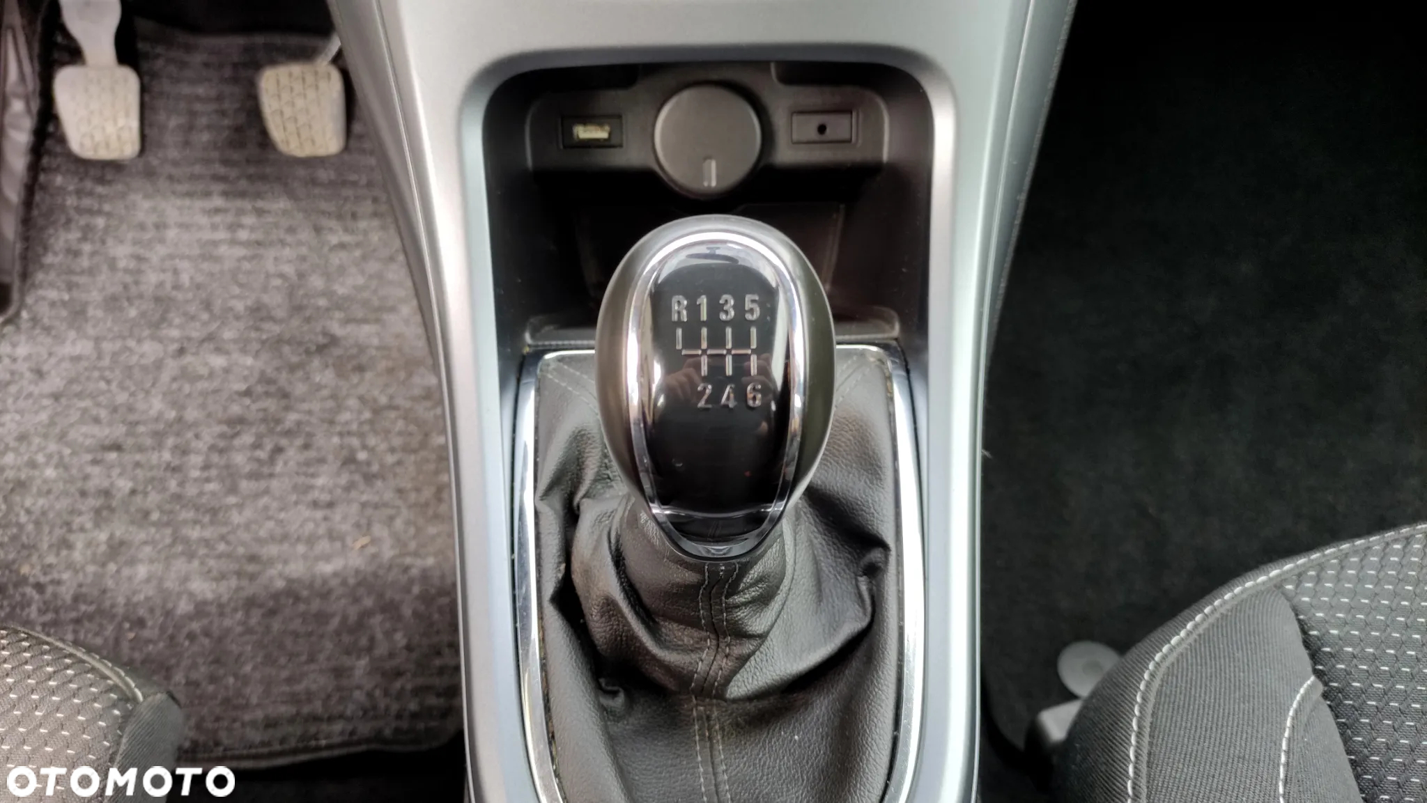 Opel Astra 1.4 Turbo Sports Tourer - 38