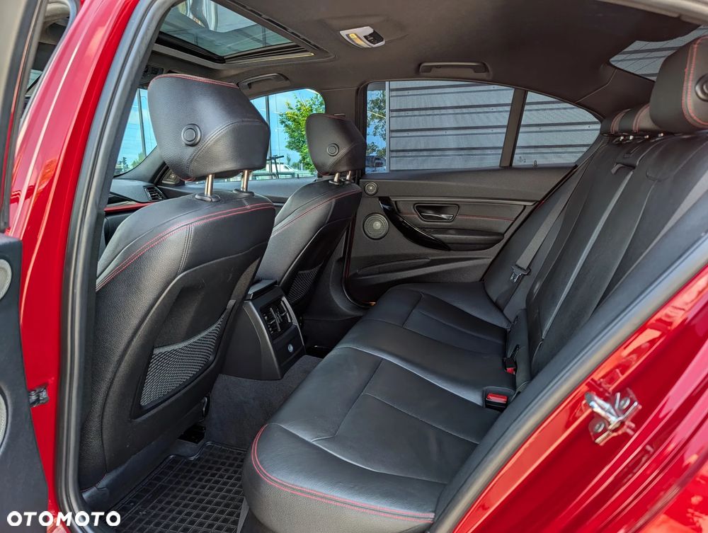 BMW Seria 3 320d Sport-Aut Sport Line - 23