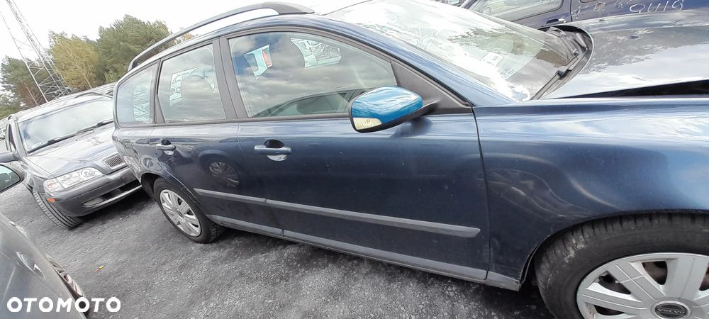 VOLVO V50 DRZWI PRAWY PRZÓD PRZEDNIE PRAWE KOMPLETNE 466-46 nr. 83/9 - 1