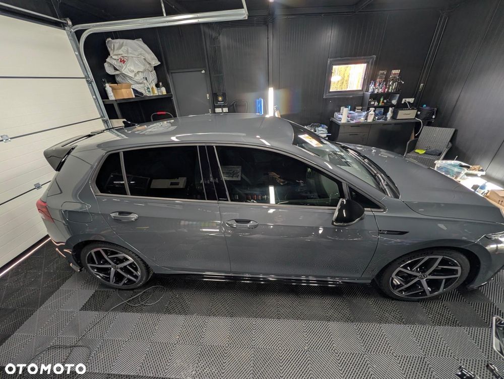 Volkswagen Golf - 8