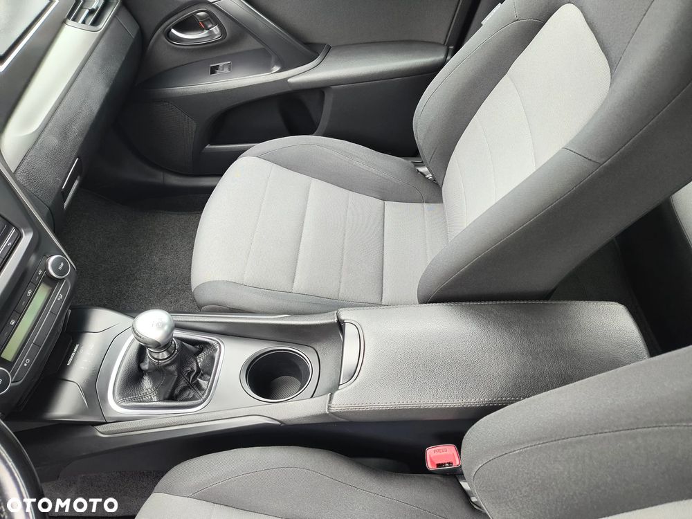 Toyota Avensis - 14