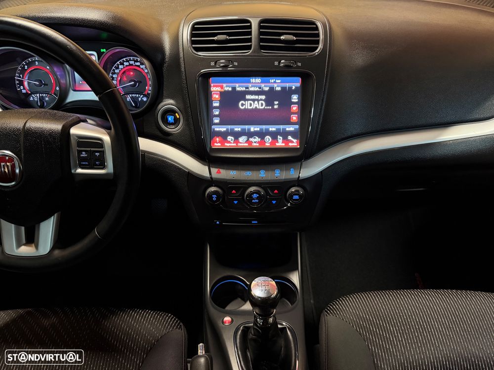 Fiat Freemont 2.0 M-Jet Urban - 23