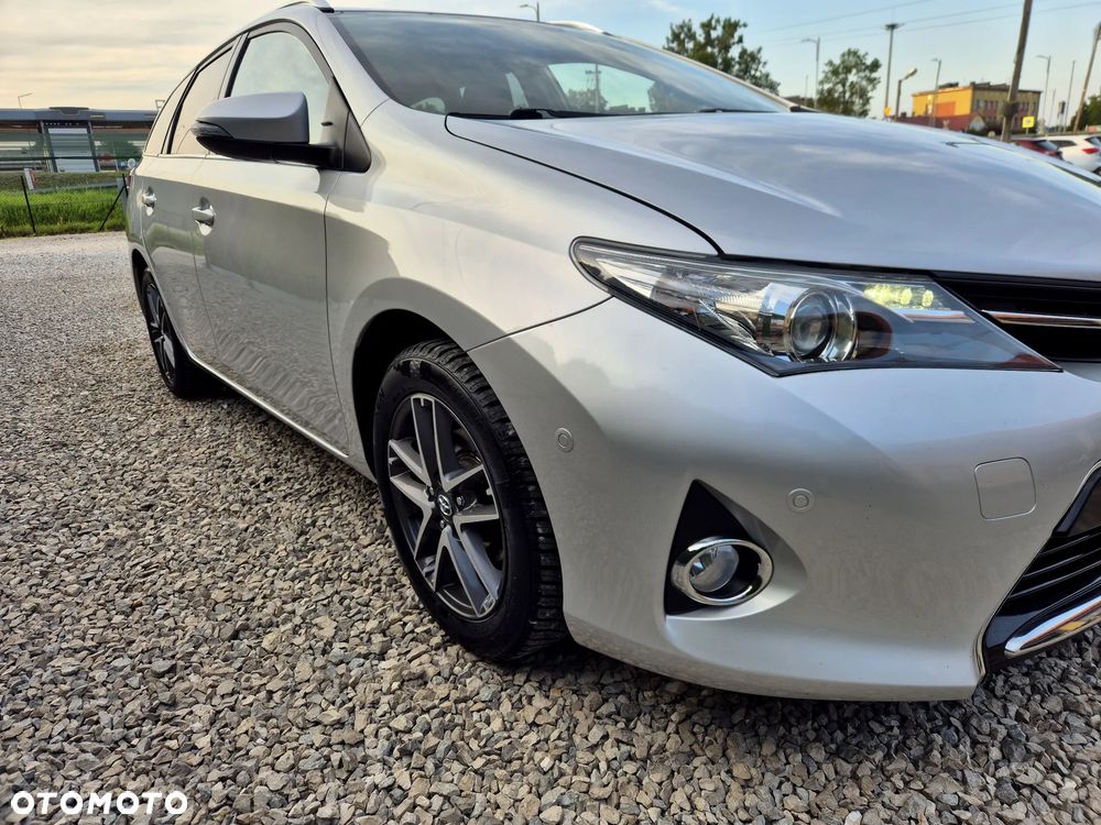 Toyota Auris 1.6 Valvematic Executive - 8