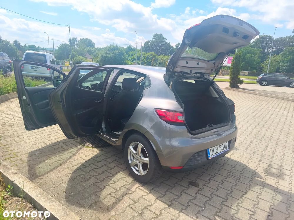 Renault Clio 1.2 16V 75 Life - 19