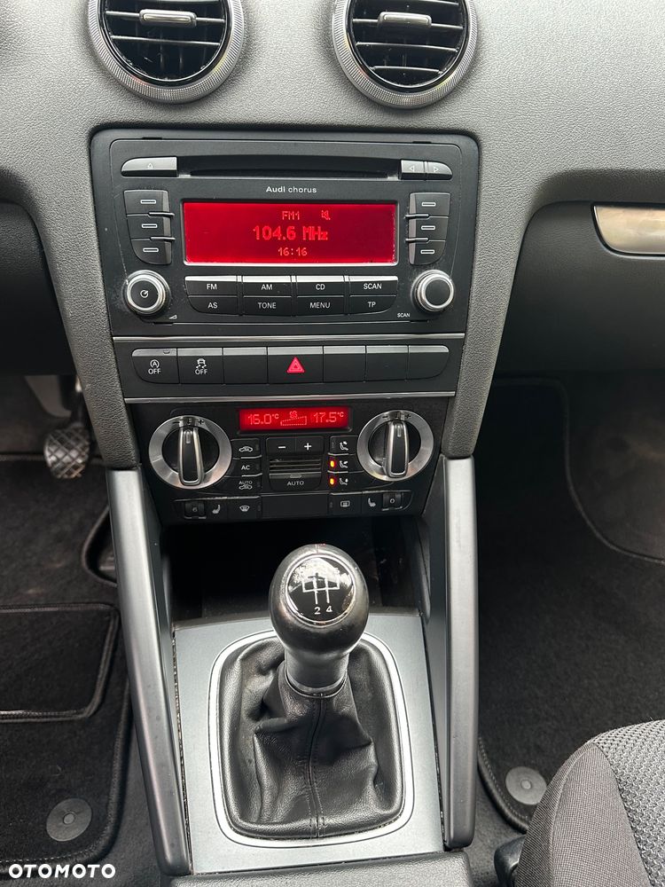 Audi A3 Sportback 1.6 TDI DPF Attraction - 35