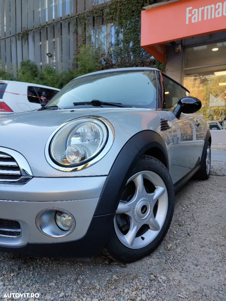Mini Cooper One - 2
