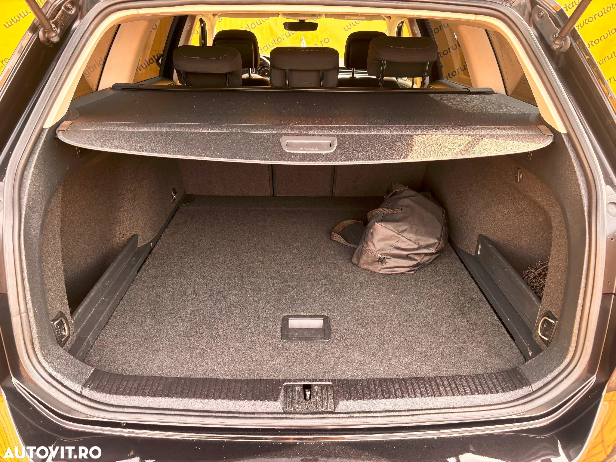 Volkswagen Passat - 29
