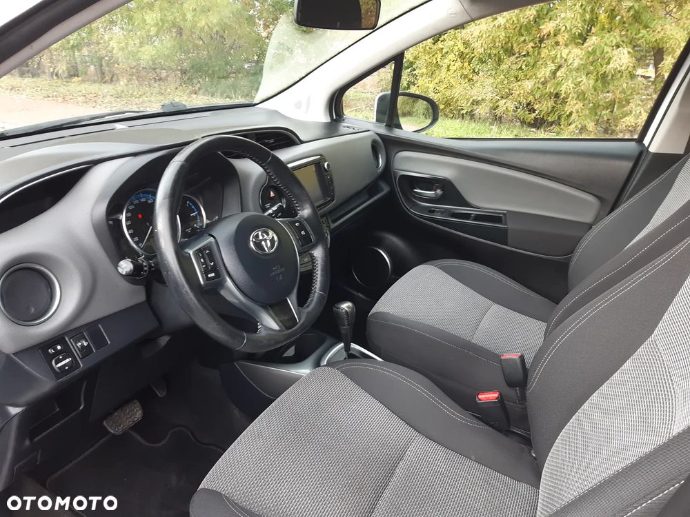 Toyota Yaris 1.5 VVT-i Comfort mit Design Paket - 6
