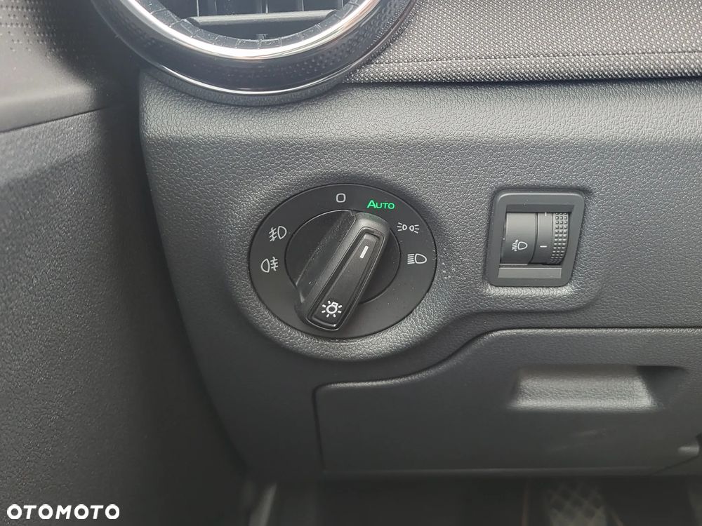 Skoda Fabia 1.0 TSI Selection - 17