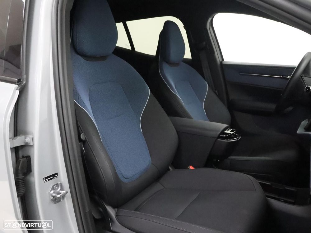 Volvo EX30 69 kWh Single Motor Extended Range Plus - 28