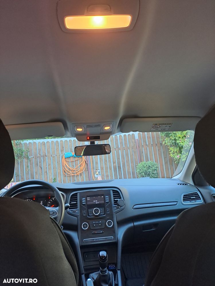 Renault Megane TCe 140 GPF Life - 16