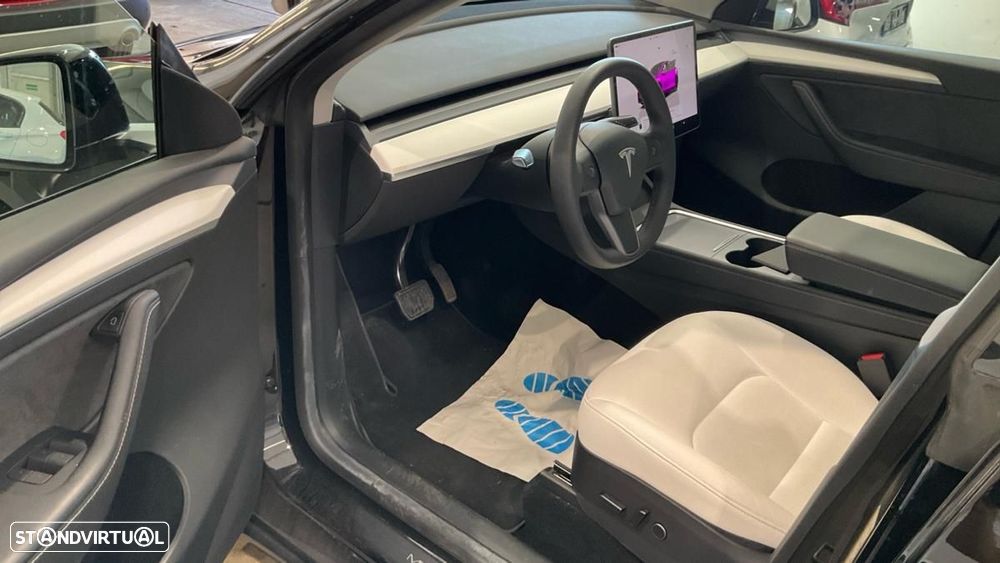 Tesla Model Y Long Range Dual Motor AWD - 5