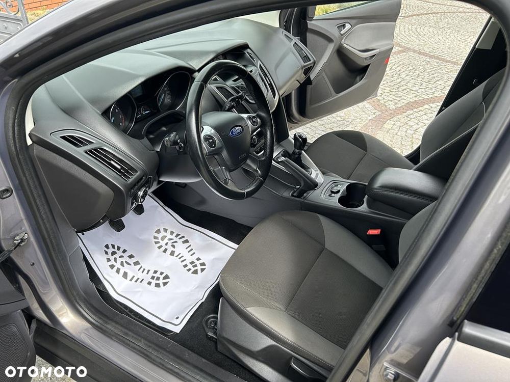 Ford Focus - 25
