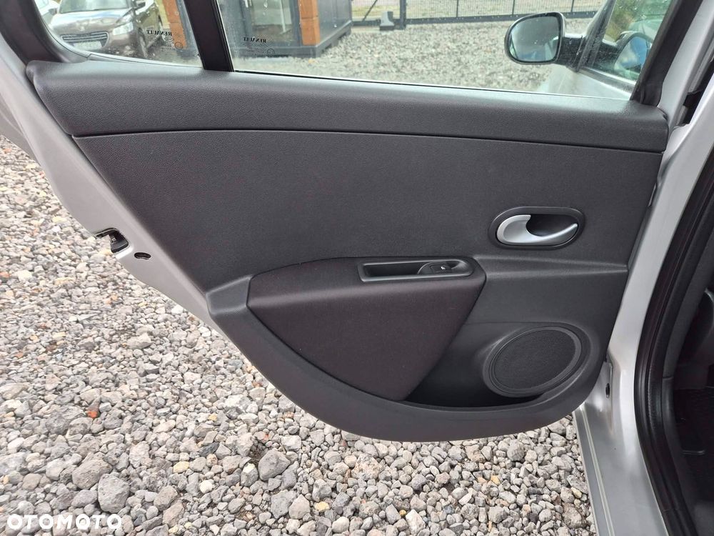 Renault Clio - 29