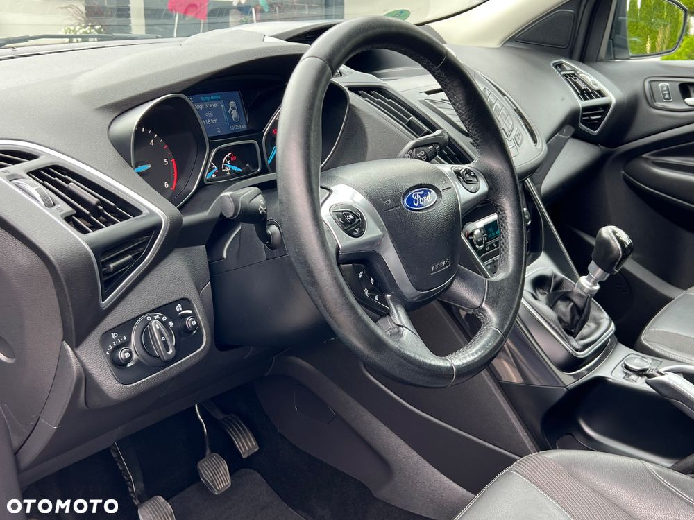 Ford Kuga 2.0 TDCi 2x4 Titanium - 24