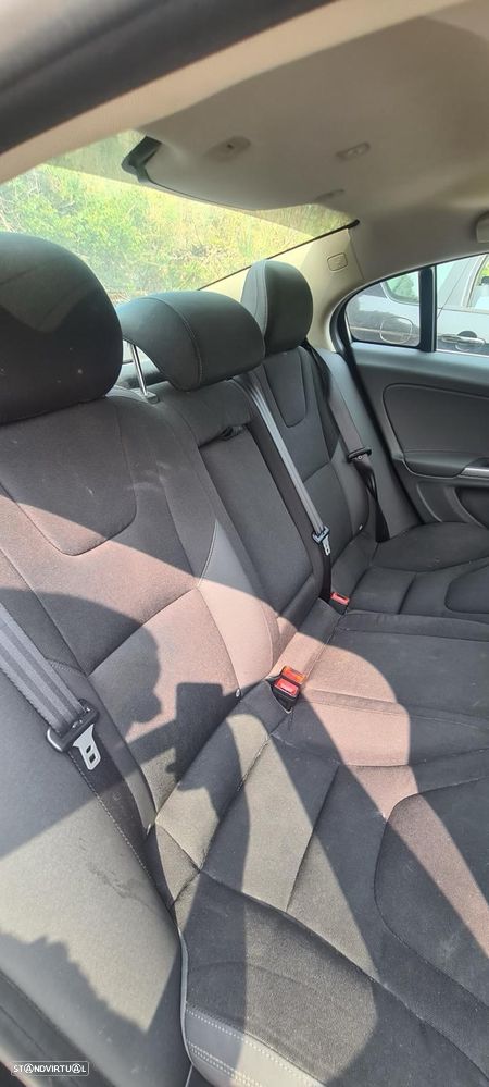 Volvo S60 2.0 D3 Momentum - 11