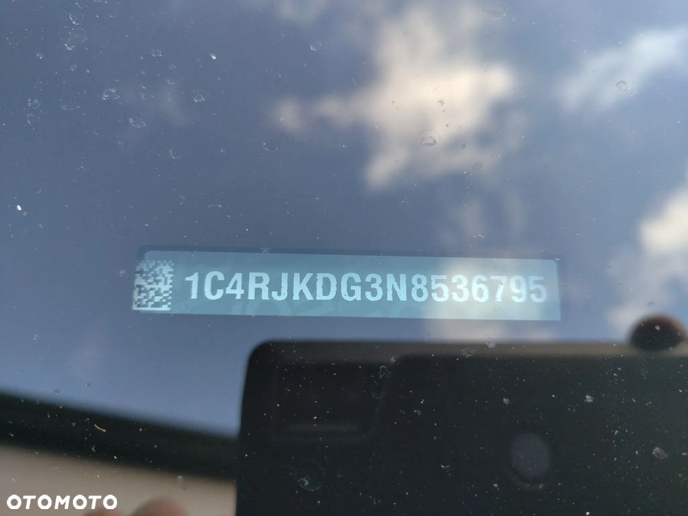 Jeep Grand Cherokee - 36