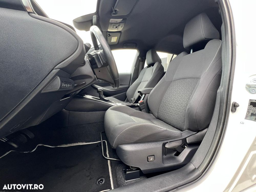 Toyota Corolla - 13