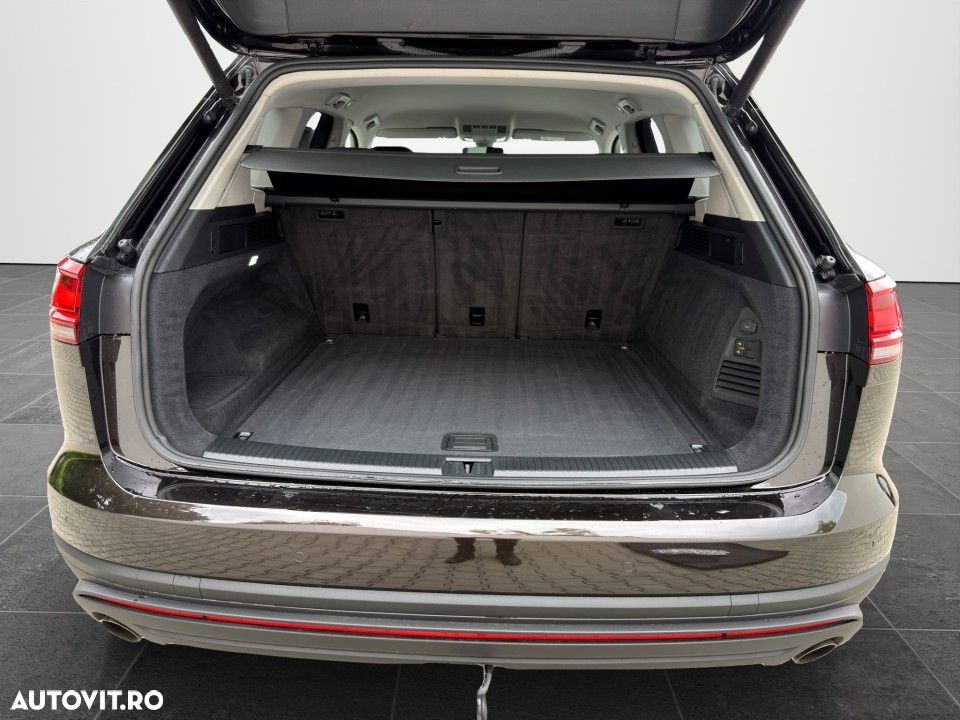 Volkswagen Touareg - 11