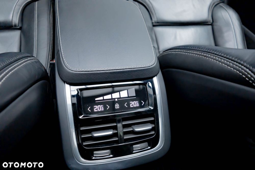 Volvo XC 90 T8 AWD Plug-In Hybrid R-Design 7os - 35