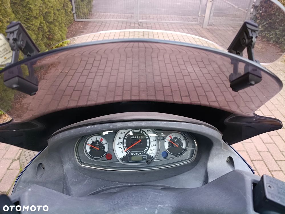 Suzuki Burgman - 11