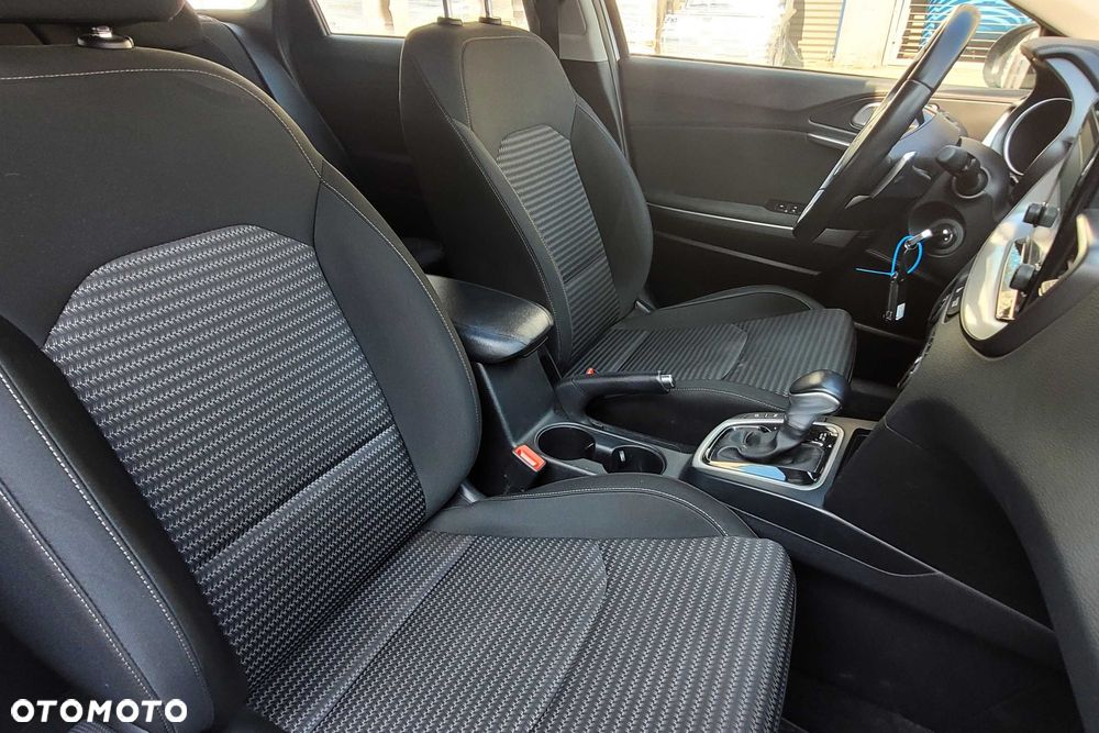 Kia Ceed - 7