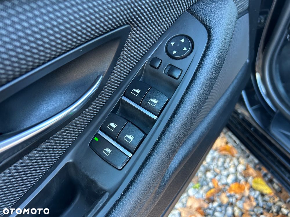 BMW Seria 5 520d Luxury Line - 33