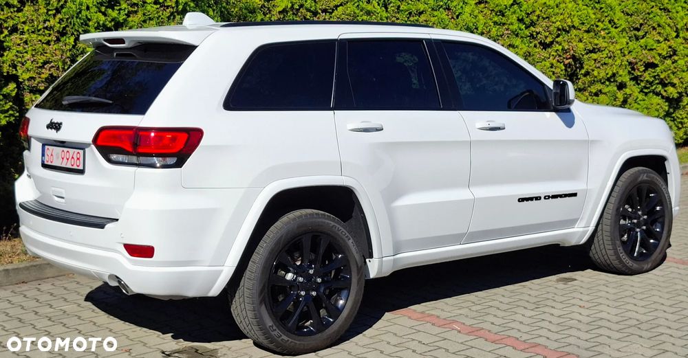 Jeep Grand Cherokee - 13