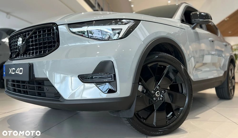 Volvo XC 40 B4 AWD Plus Dark - 7