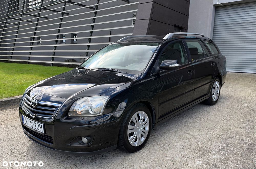 Toyota Avensis 1.8 VVT-i Sol - 2