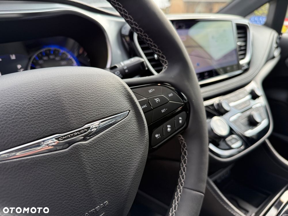 Chrysler Pacifica - 15